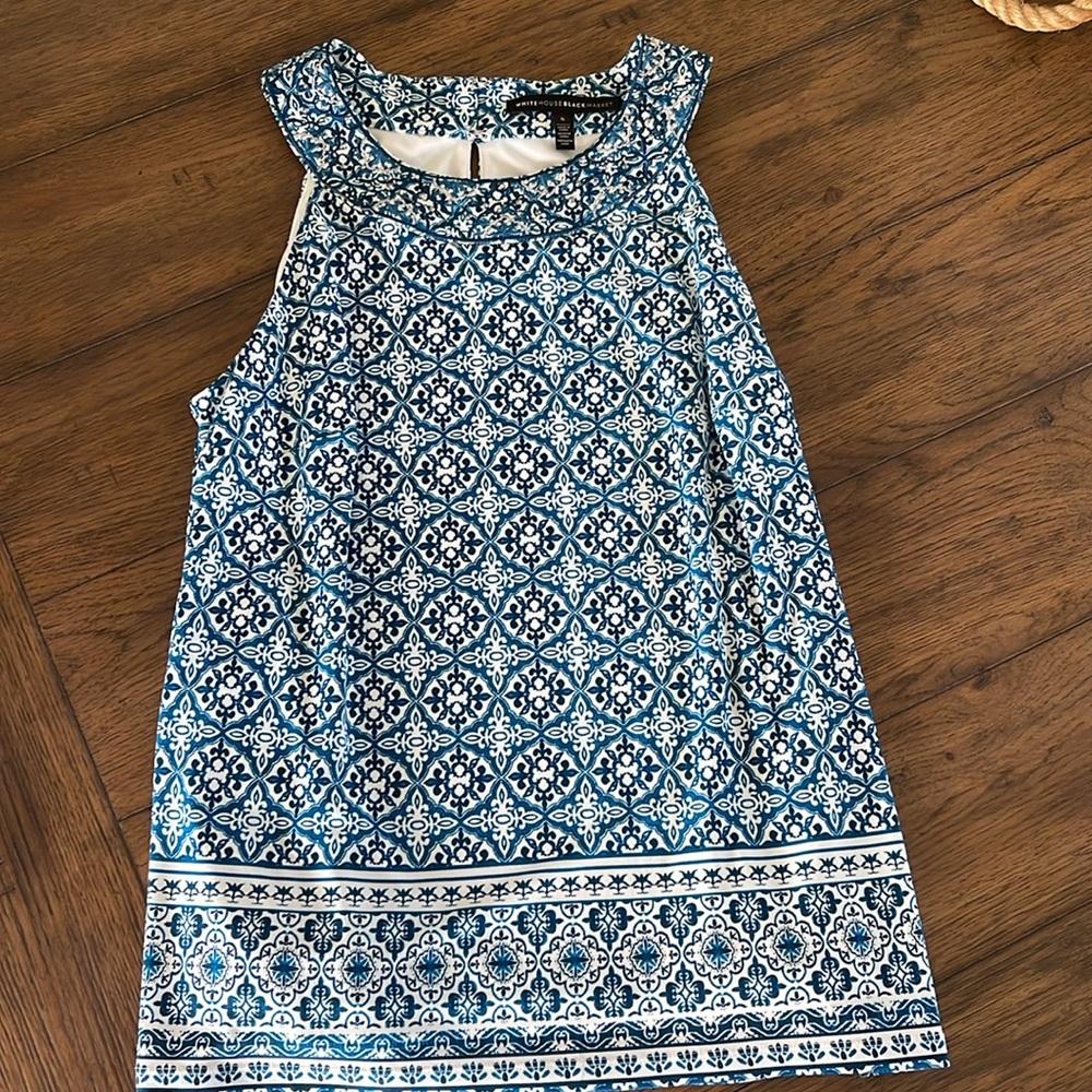 Whitehouse Blackmarket lined sleeveless halter blouse